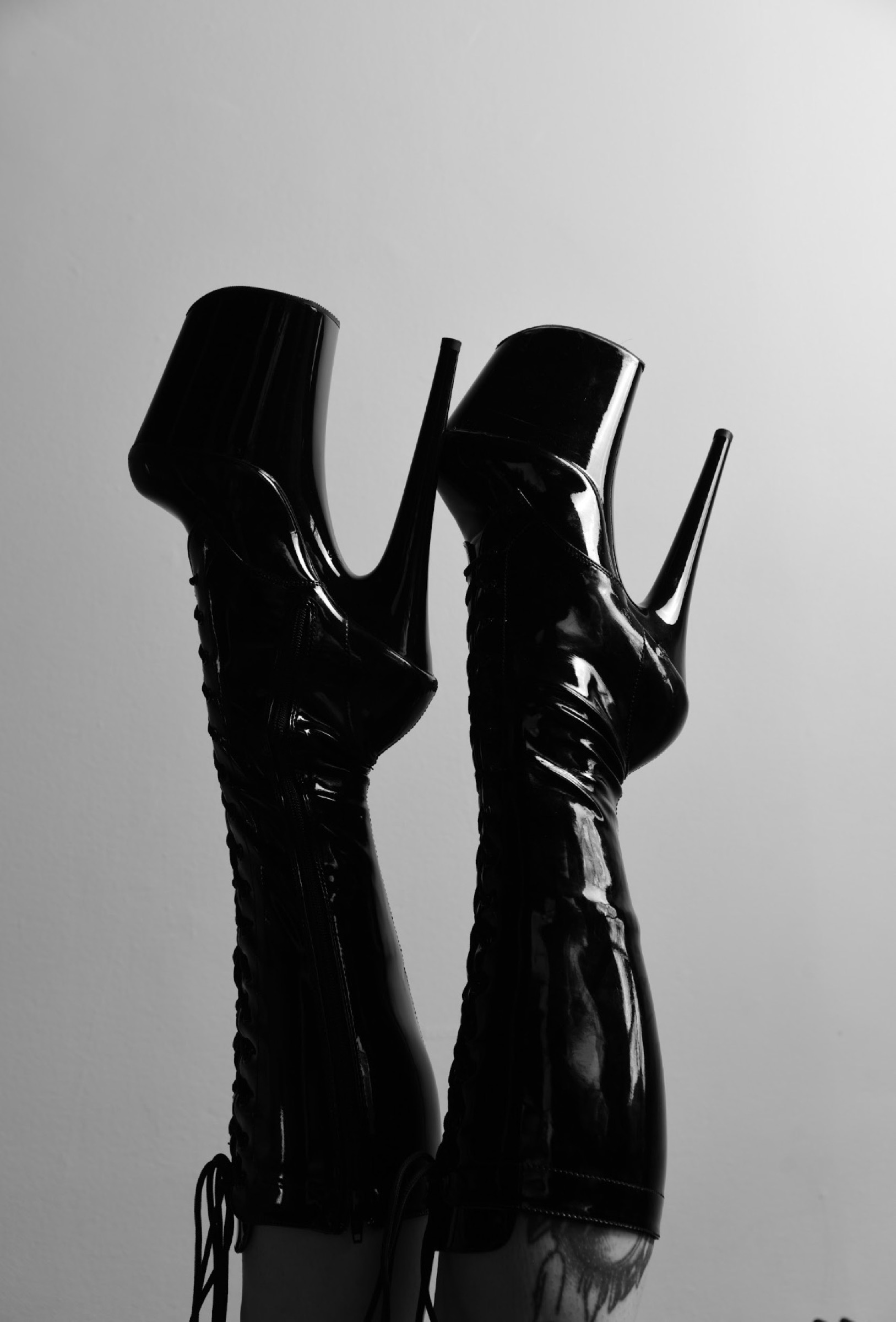 Détail graphique de bottes noires