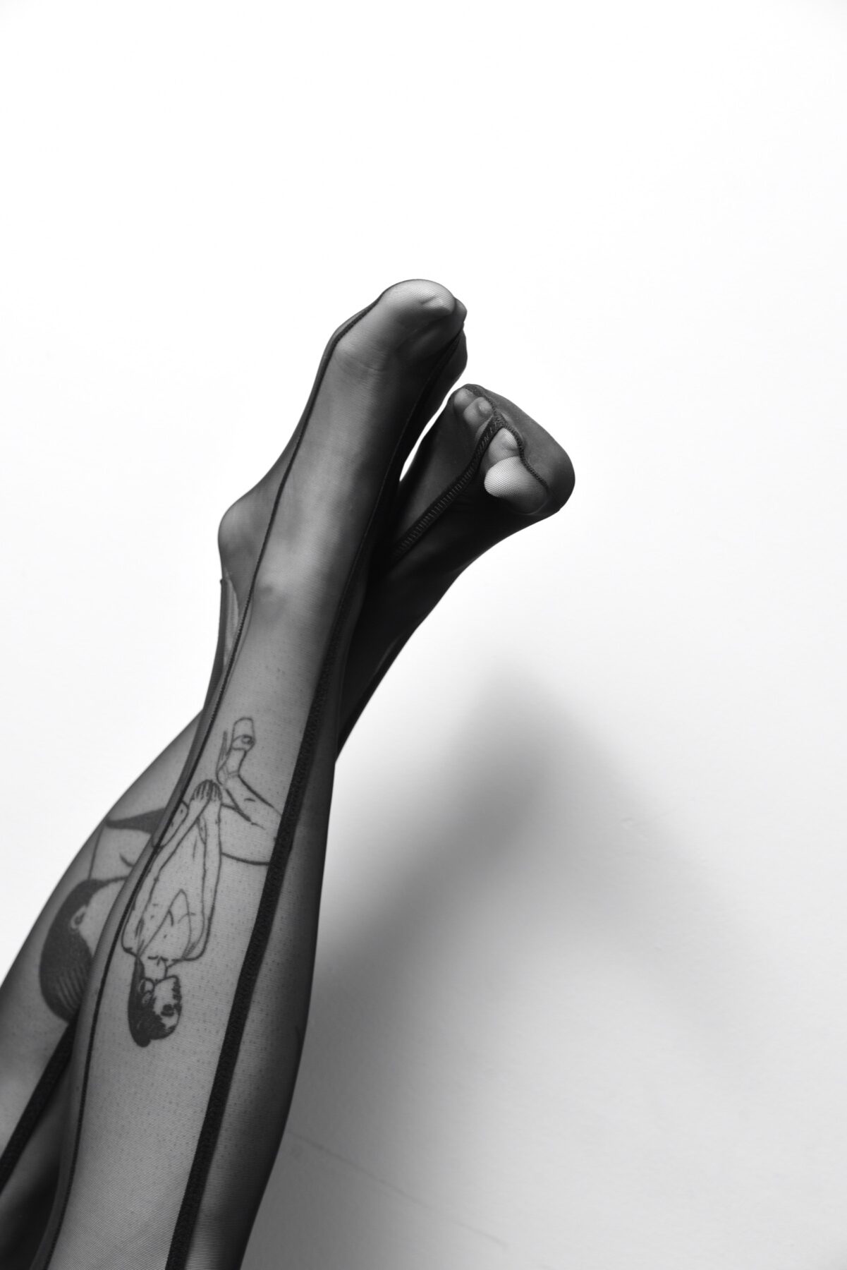 Jambes en bas noirs, vue 2