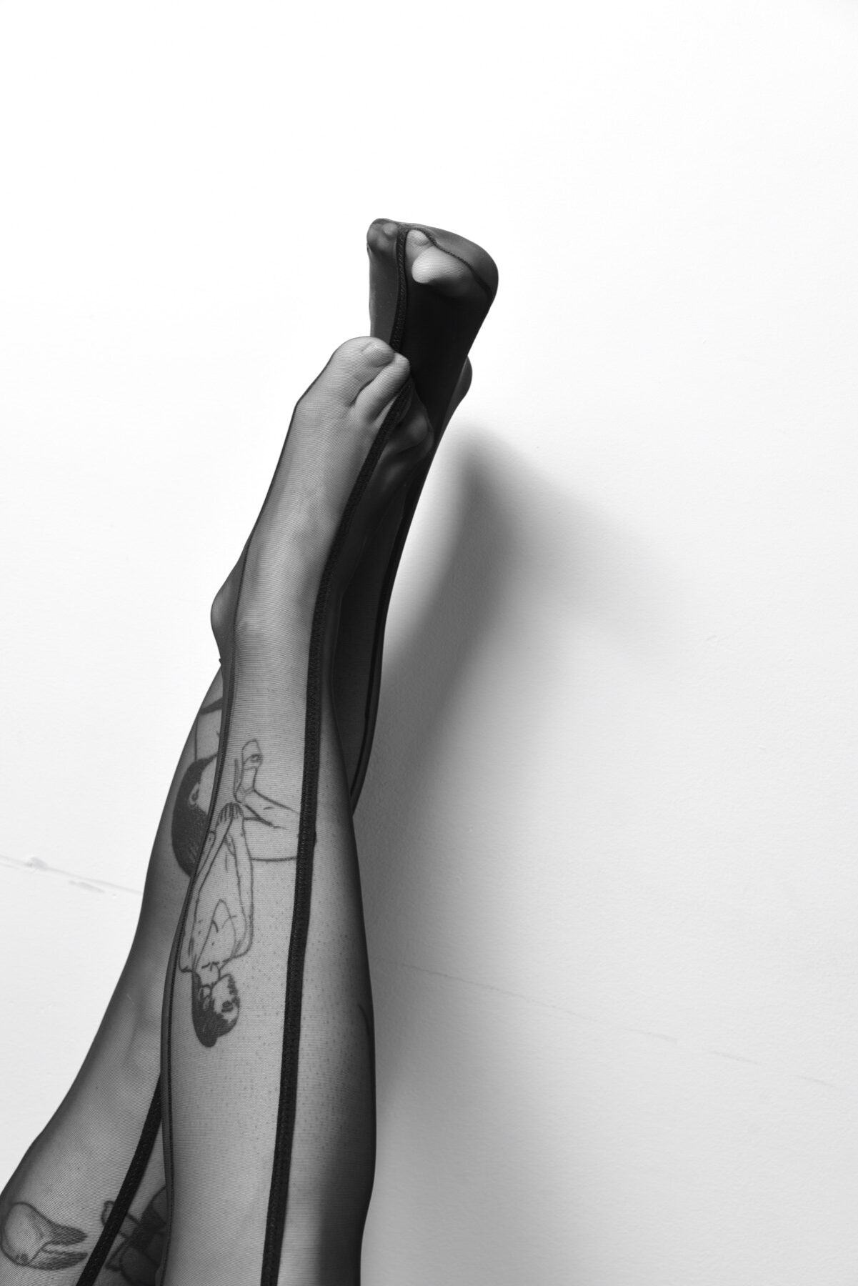 Jambes en bas noirs, vue 4