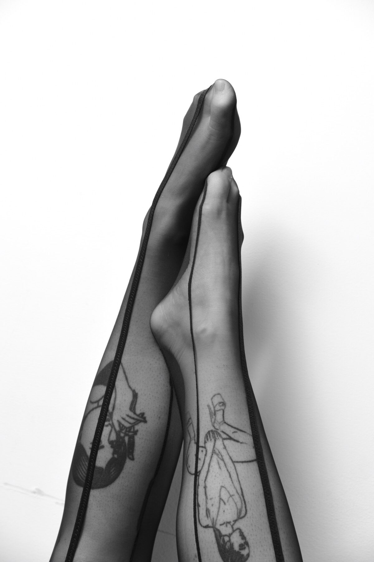Jambes en bas noirs, vue 1